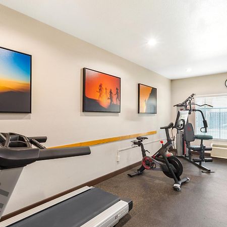 Best Western Plus Villa Del Lago Inn Patterson Bagian luar foto