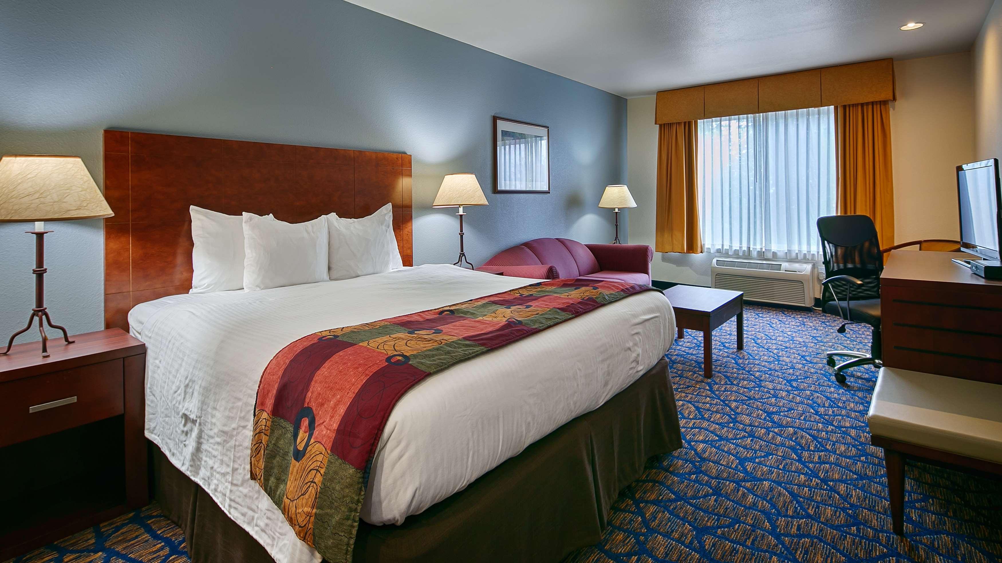 Best Western Plus Villa Del Lago Inn Patterson Bagian luar foto