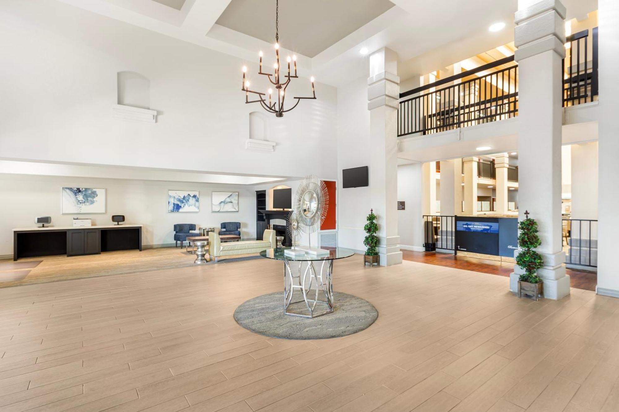 Best Western Plus Villa Del Lago Inn Patterson Bagian luar foto