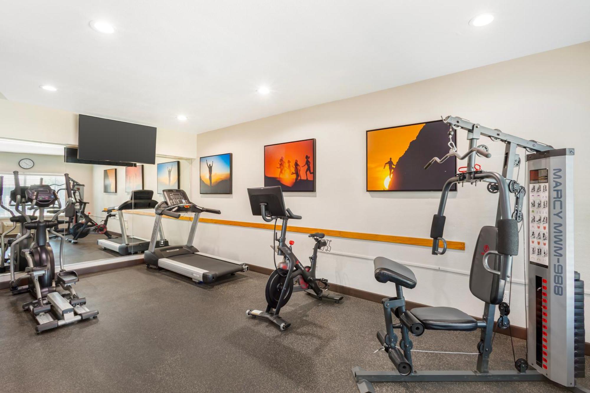 Best Western Plus Villa Del Lago Inn Patterson Bagian luar foto
