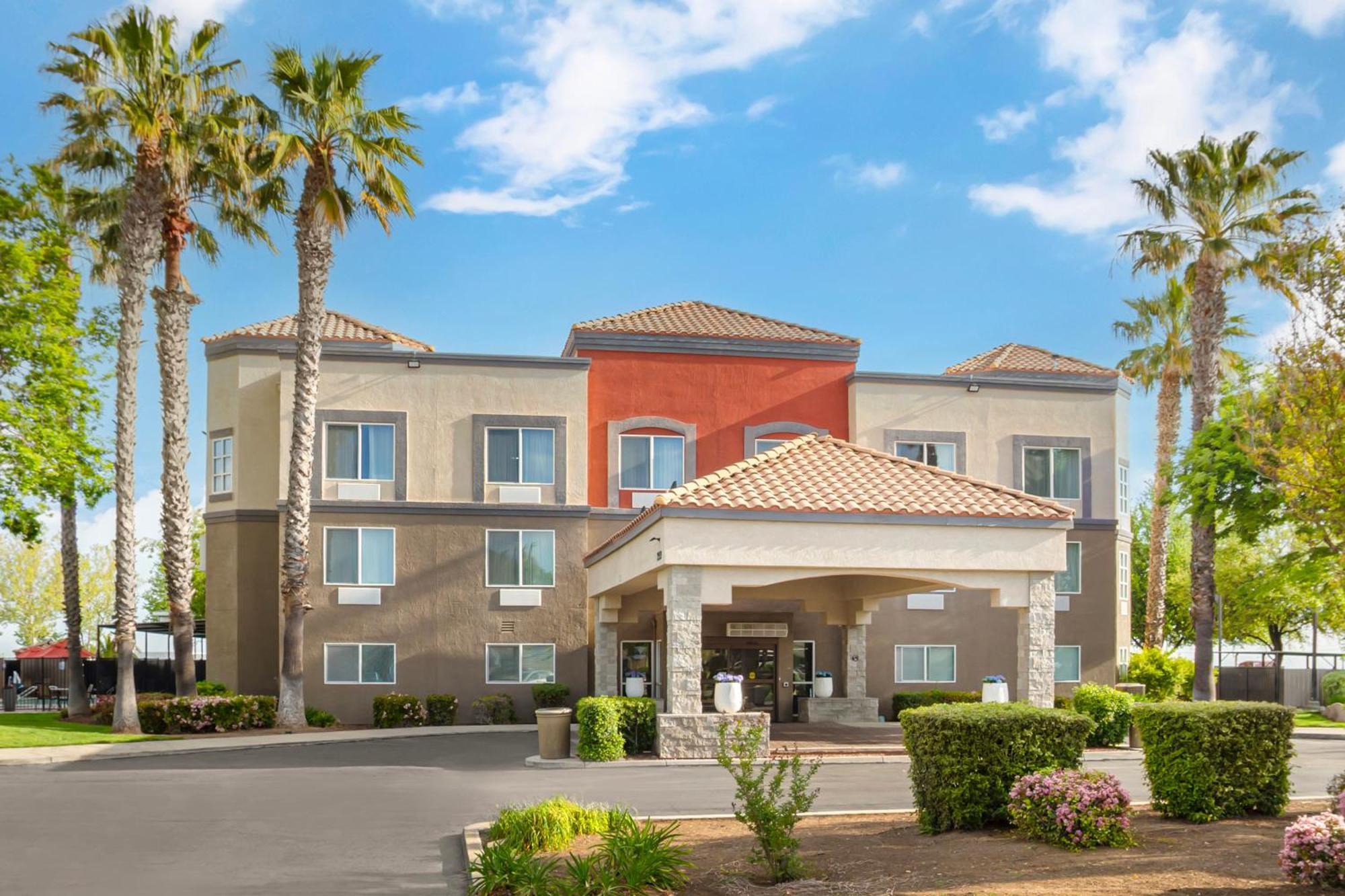Best Western Plus Villa Del Lago Inn Patterson Bagian luar foto
