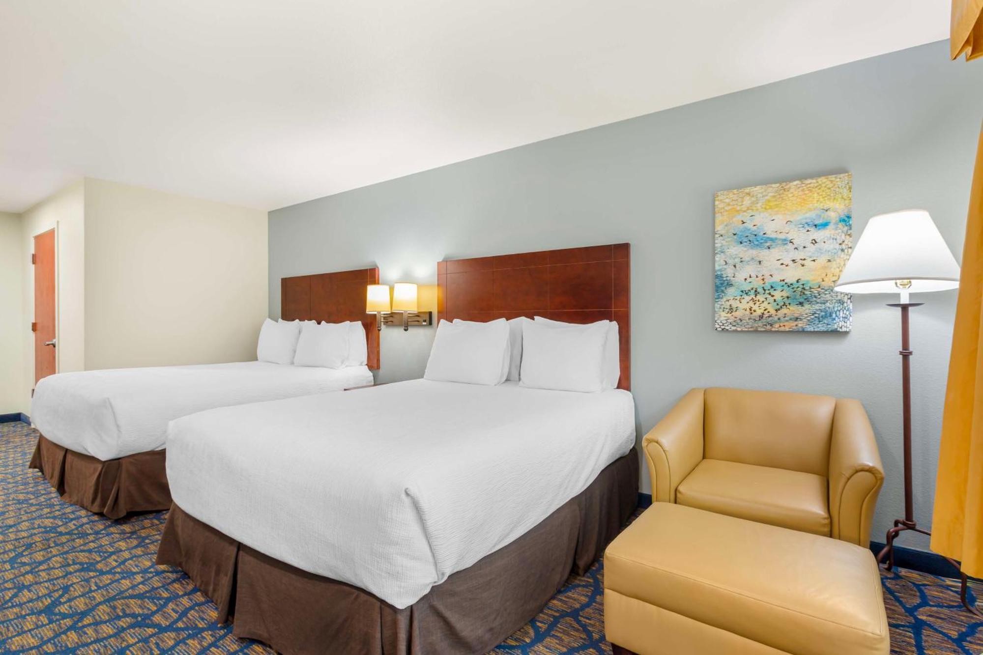 Best Western Plus Villa Del Lago Inn Patterson Bagian luar foto