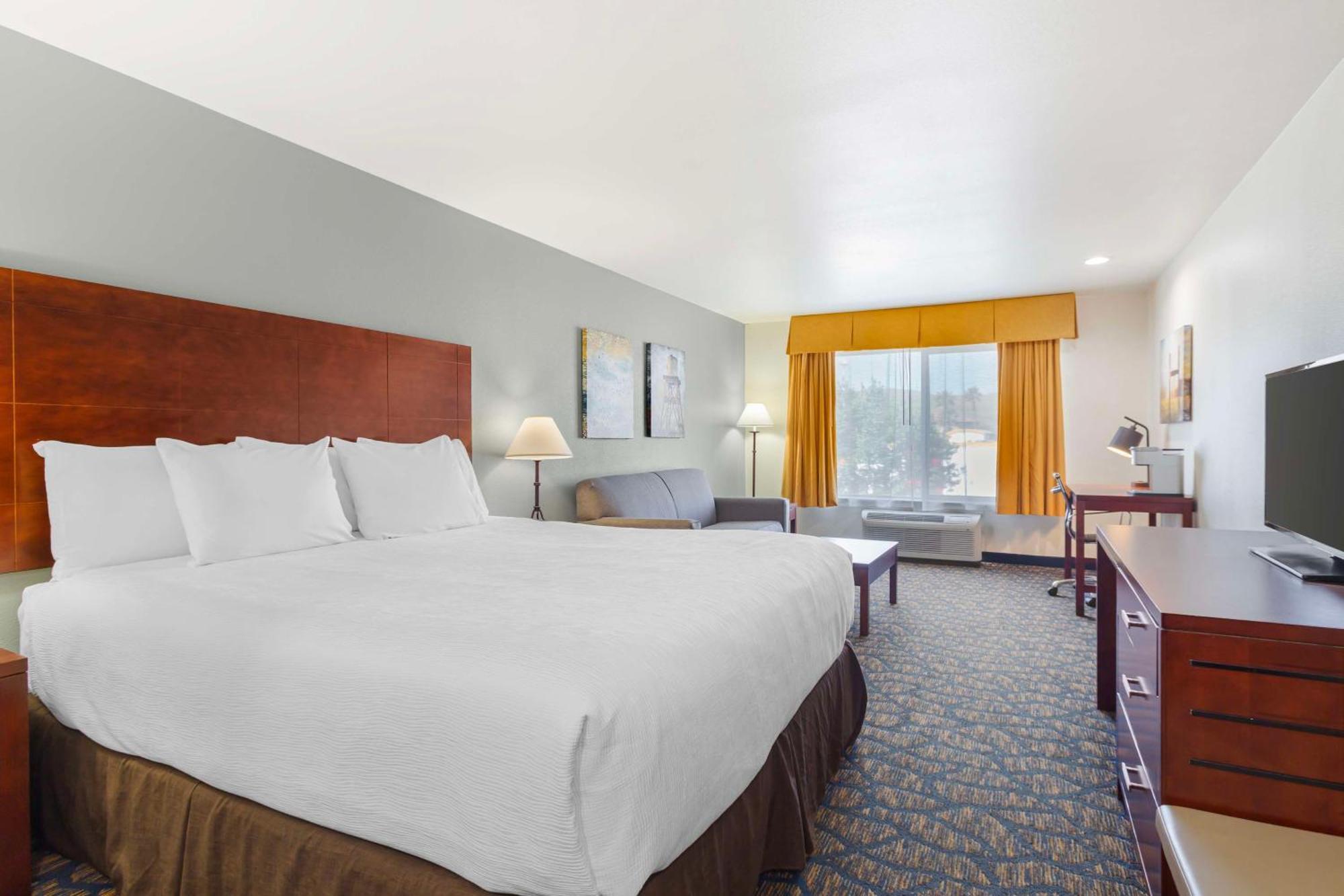 Best Western Plus Villa Del Lago Inn Patterson Bagian luar foto