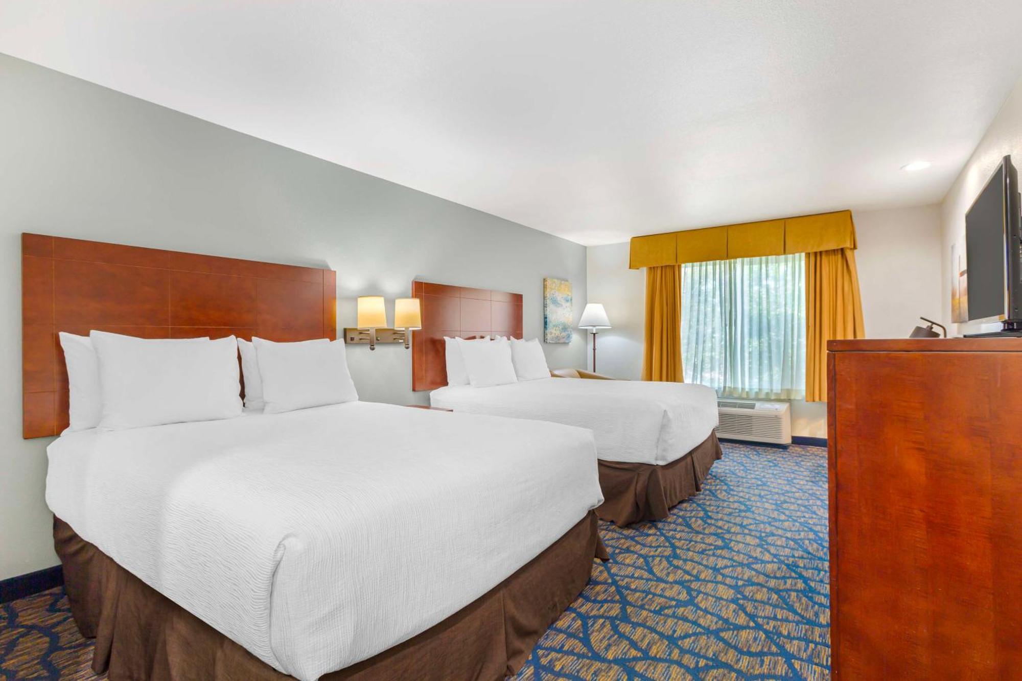 Best Western Plus Villa Del Lago Inn Patterson Bagian luar foto