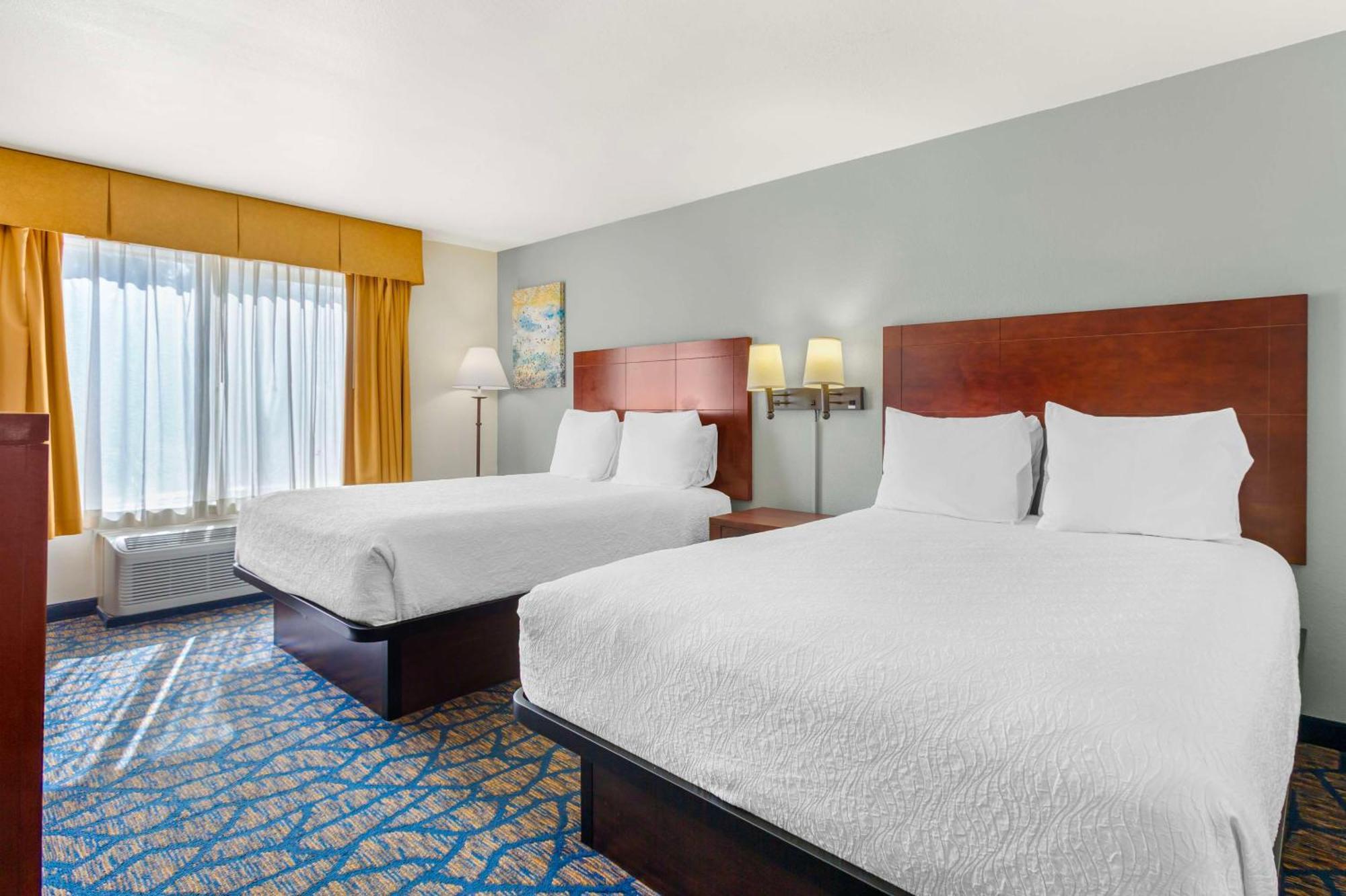 Best Western Plus Villa Del Lago Inn Patterson Bagian luar foto
