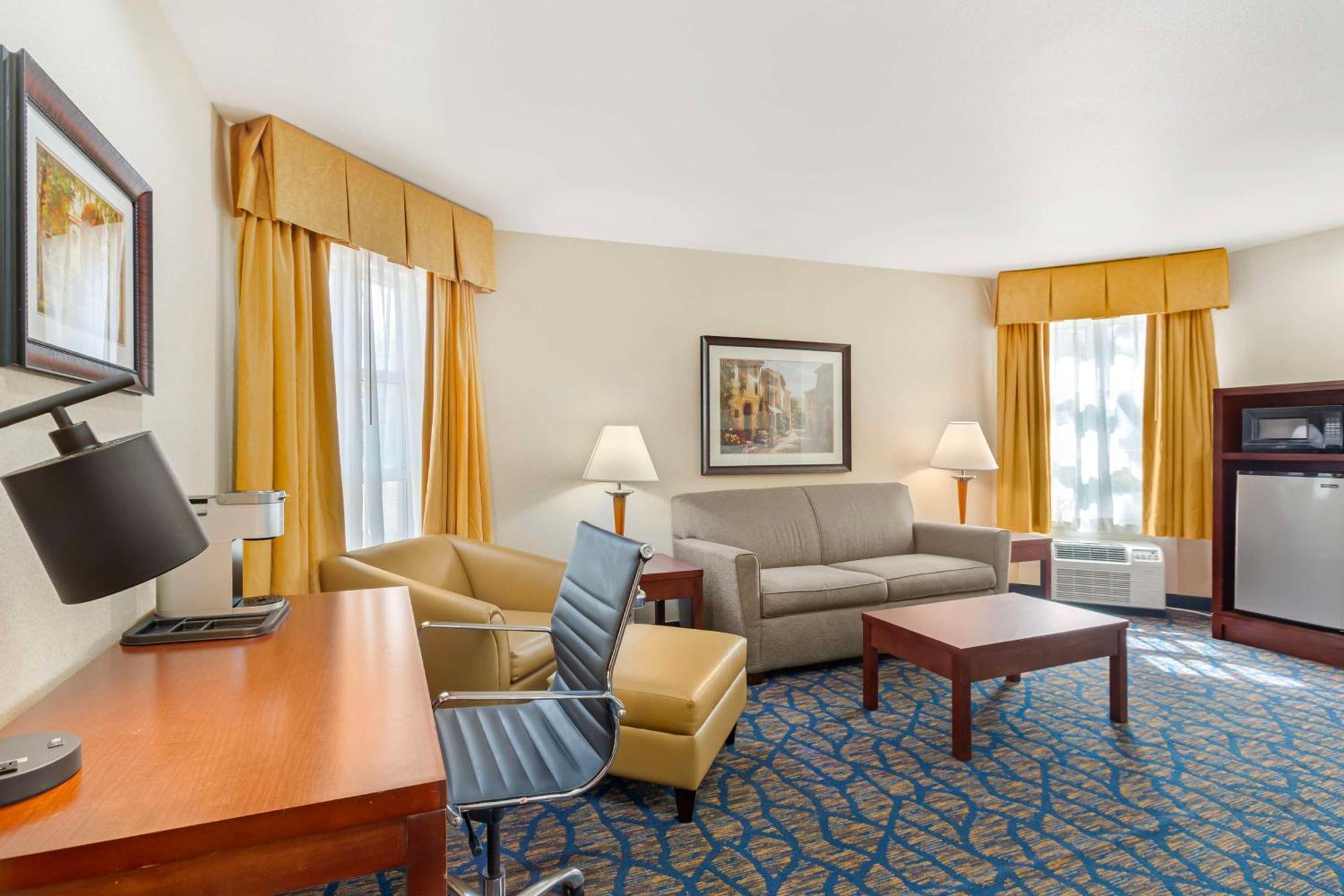 Best Western Plus Villa Del Lago Inn Patterson Bagian luar foto
