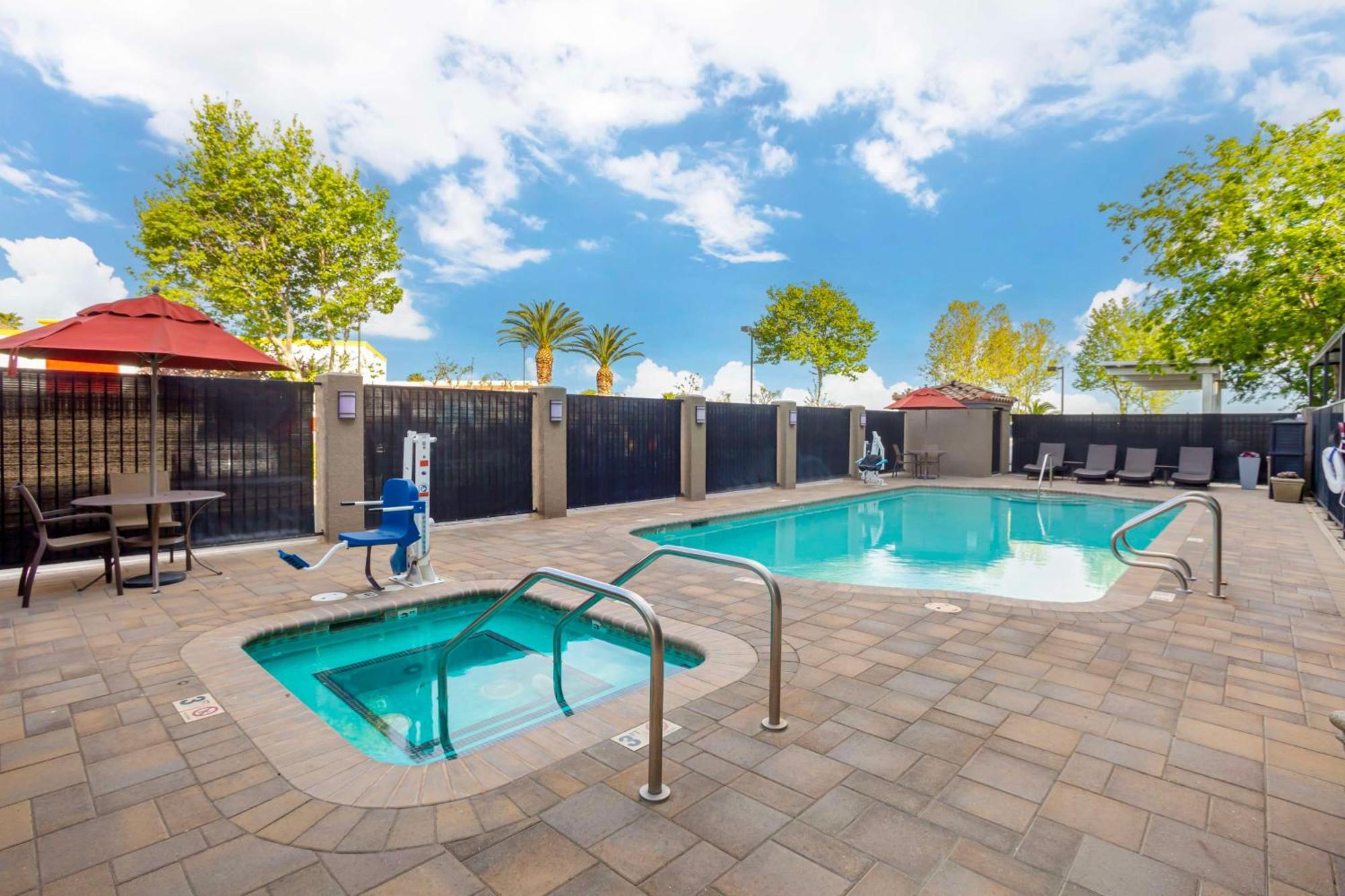 Best Western Plus Villa Del Lago Inn Patterson Bagian luar foto